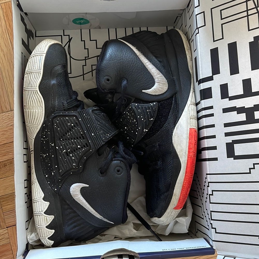 Kyrie 6 GS size 4Y